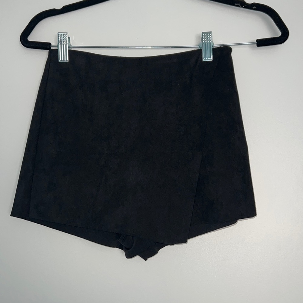 Forever 21 Black skort